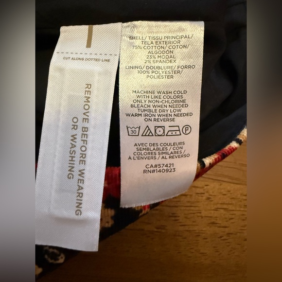 LOFT NWOT Floral Corduroy Mini Skirt Size 4 – Black Red Christmas/Winter Print - Picture 6 of 7